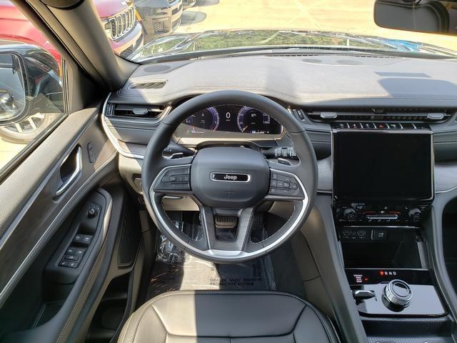 new 2025 Jeep Grand Cherokee car, priced at $47,565