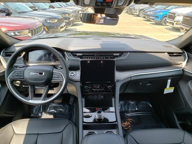 new 2025 Jeep Grand Cherokee car, priced at $47,565