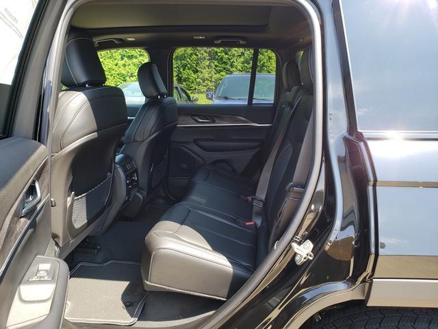 new 2025 Jeep Grand Cherokee car, priced at $47,565