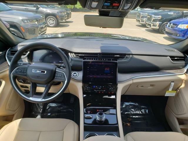 new 2025 Jeep Grand Cherokee L car, priced at $52,097