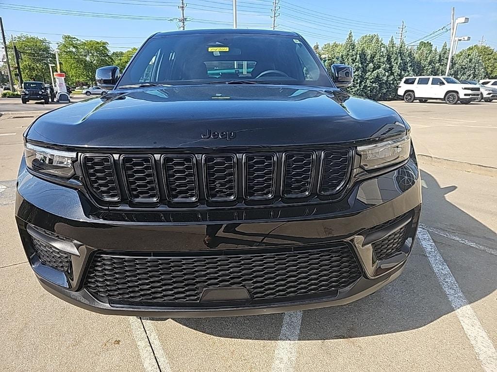 used 2023 Jeep Grand Cherokee car, priced at $39,481