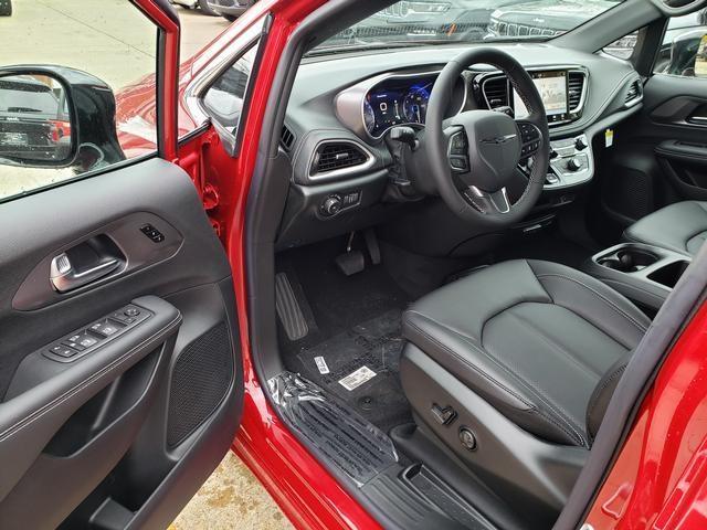 new 2026 Chrysler Pacifica car, priced at $46,012