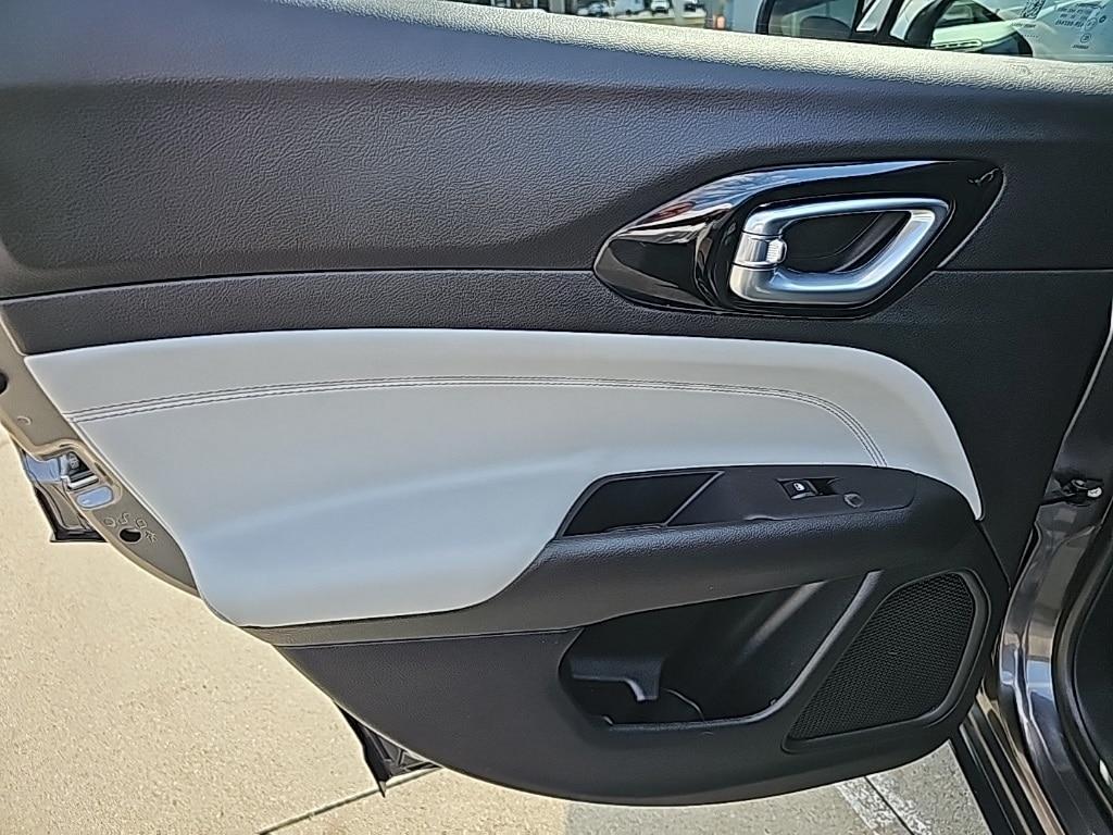 used 2023 Jeep Compass car, priced at $23,981