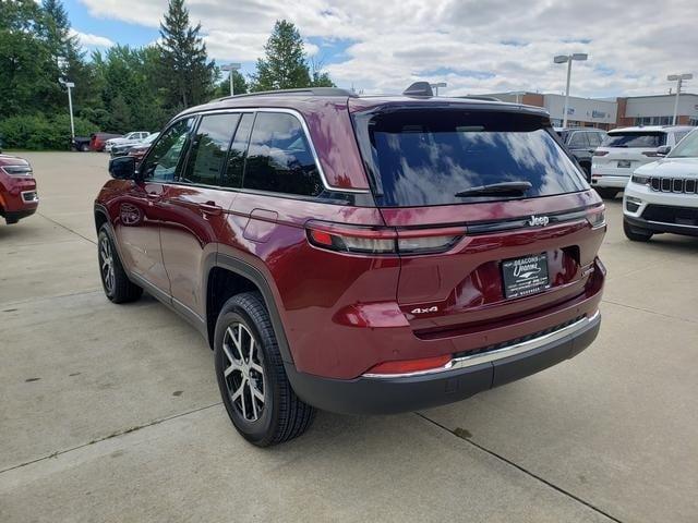 new 2025 Jeep Grand Cherokee car, priced at $45,490
