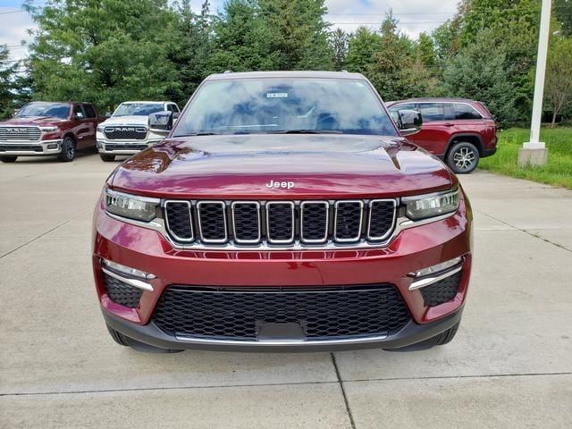new 2025 Jeep Grand Cherokee car, priced at $45,490