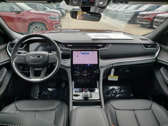 new 2025 Jeep Grand Cherokee car, priced at $45,490