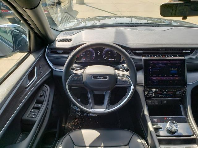 new 2025 Jeep Grand Cherokee car, priced at $47,565