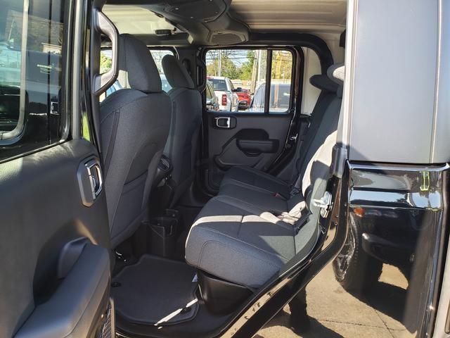 new 2025 Jeep Gladiator car, priced at $46,297