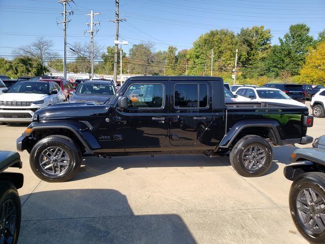 new 2025 Jeep Gladiator car, priced at $46,297