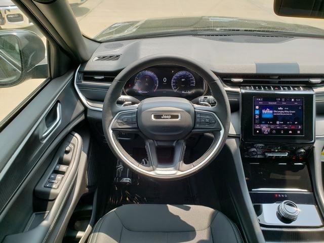 new 2025 Jeep Grand Cherokee car, priced at $42,670