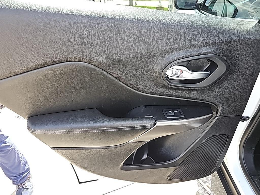 used 2021 Jeep Cherokee car, priced at $24,981