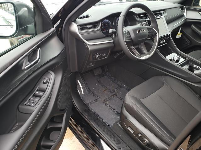 new 2025 Jeep Grand Cherokee L car, priced at $45,720
