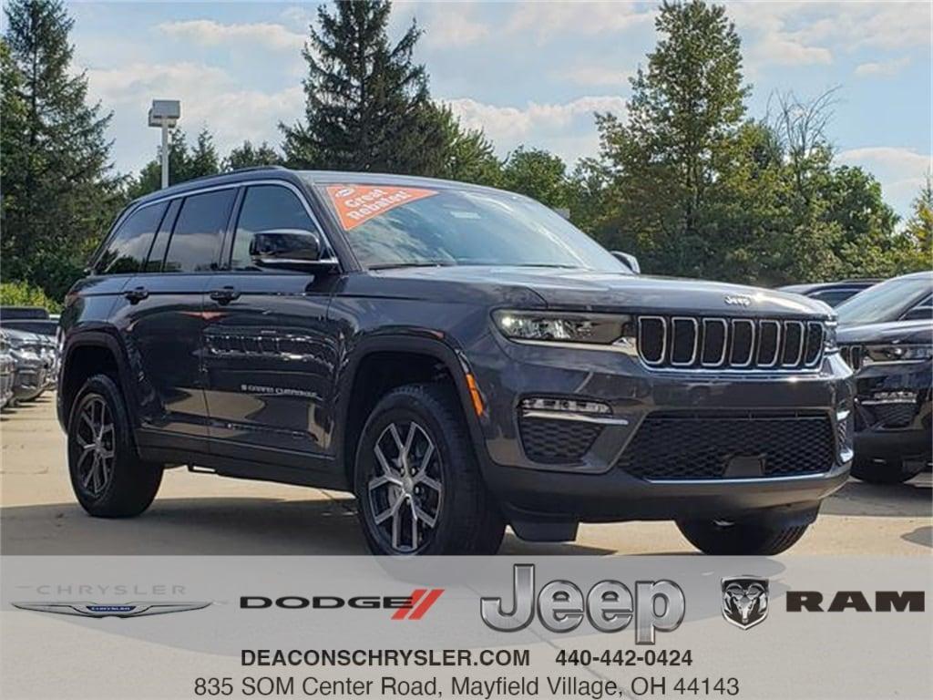 new 2025 Jeep Grand Cherokee car, priced at $44,495
