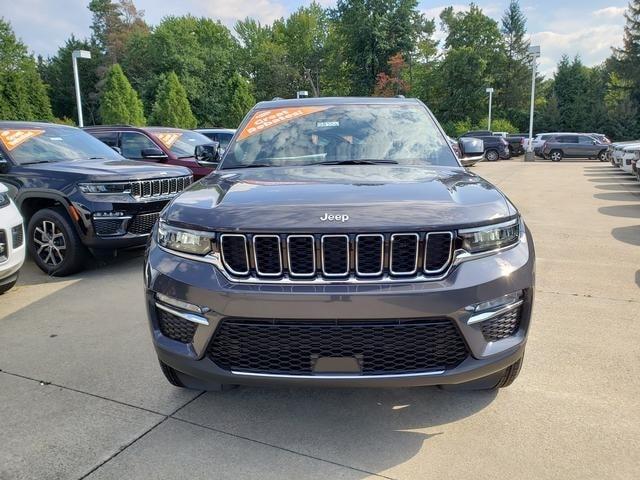 new 2025 Jeep Grand Cherokee car, priced at $44,495