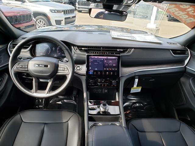 new 2025 Jeep Grand Cherokee car, priced at $44,495
