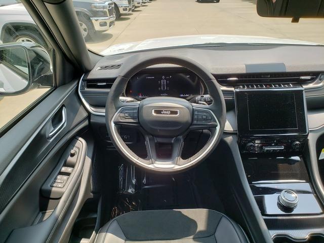 new 2025 Jeep Grand Cherokee car, priced at $46,280