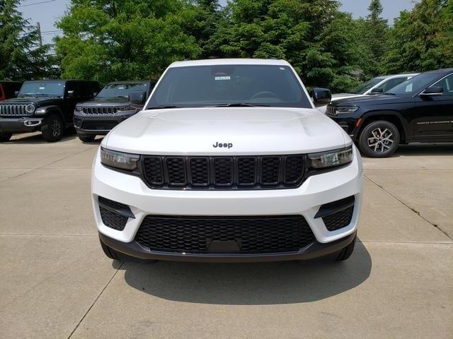 new 2025 Jeep Grand Cherokee car, priced at $46,280