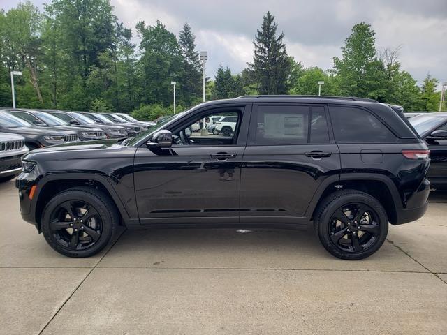 new 2025 Jeep Grand Cherokee car, priced at $46,875