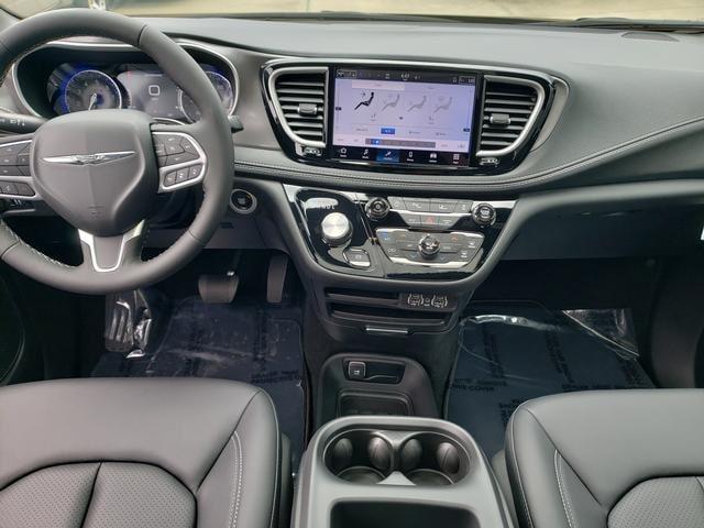 new 2025 Chrysler Pacifica car, priced at $47,835