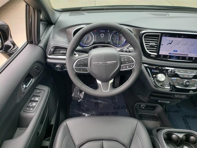 new 2025 Chrysler Pacifica car, priced at $47,835
