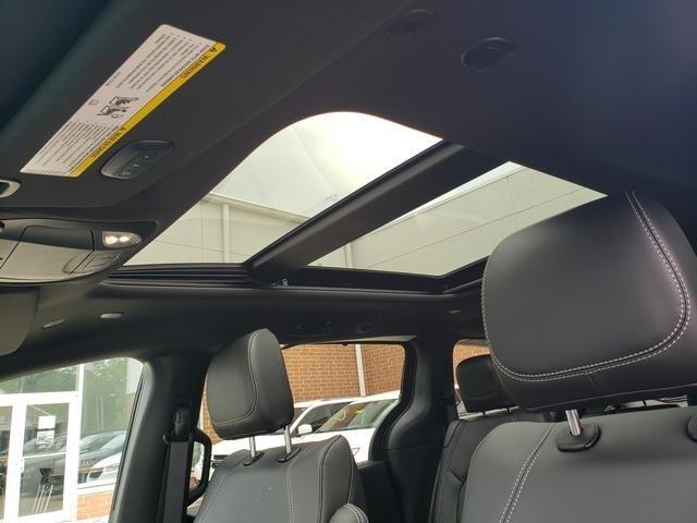 new 2025 Chrysler Pacifica car, priced at $47,835