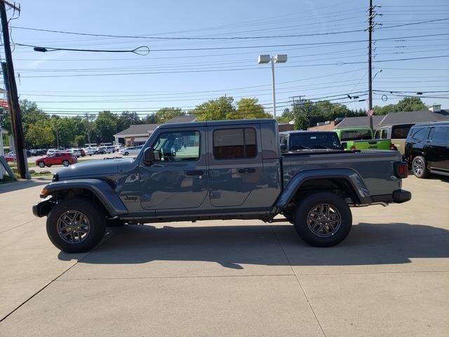 new 2025 Jeep Gladiator car, priced at $47,200