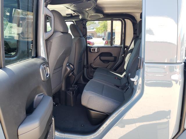 new 2025 Jeep Gladiator car, priced at $47,200