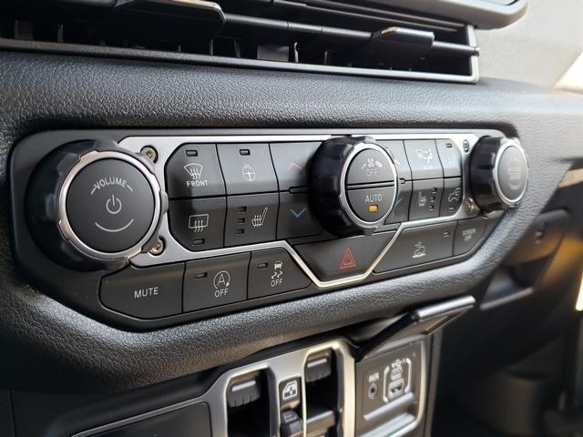 new 2025 Jeep Gladiator car, priced at $47,200