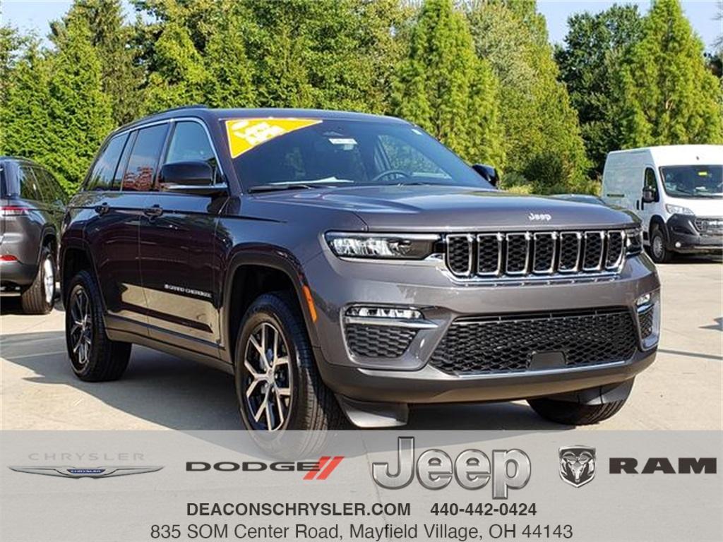 new 2025 Jeep Grand Cherokee car, priced at $47,010