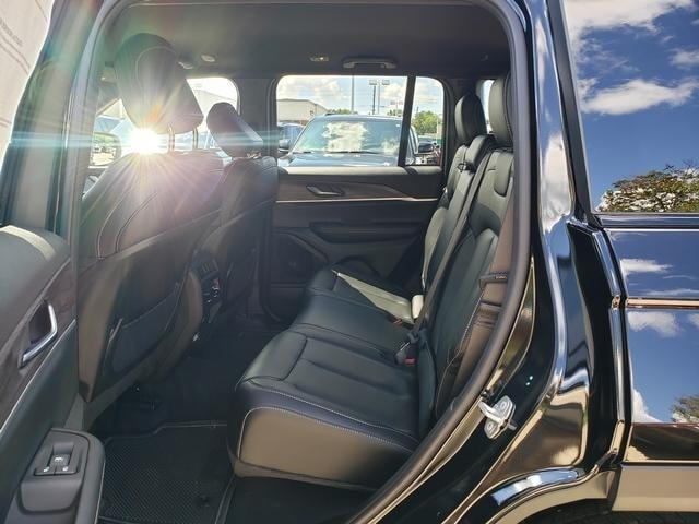 new 2025 Jeep Grand Cherokee car, priced at $45,490