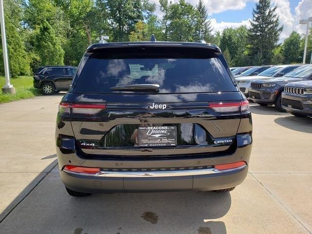new 2025 Jeep Grand Cherokee car, priced at $45,490