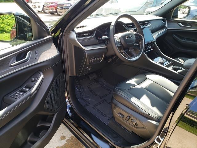new 2025 Jeep Grand Cherokee car, priced at $45,490