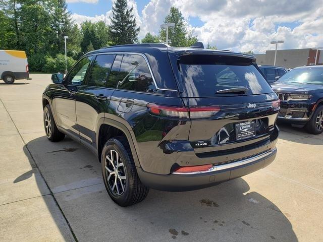 new 2025 Jeep Grand Cherokee car, priced at $45,490