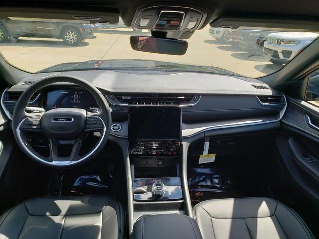 new 2025 Jeep Grand Cherokee car, priced at $45,490