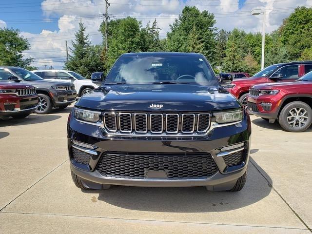 new 2025 Jeep Grand Cherokee car, priced at $45,490
