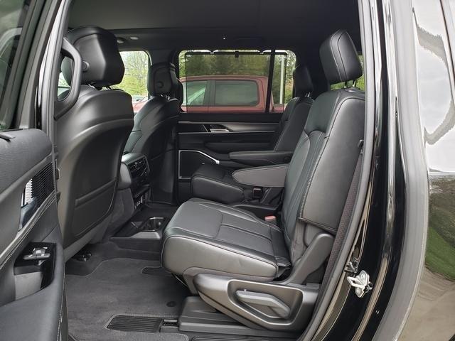 new 2025 Jeep Wagoneer L car, priced at $87,040