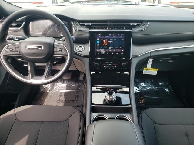 new 2025 Jeep Grand Cherokee car, priced at $42,670