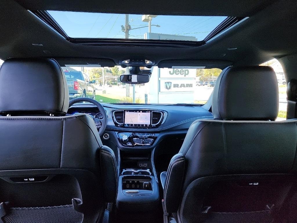used 2025 Chrysler Pacifica car, priced at $43,981