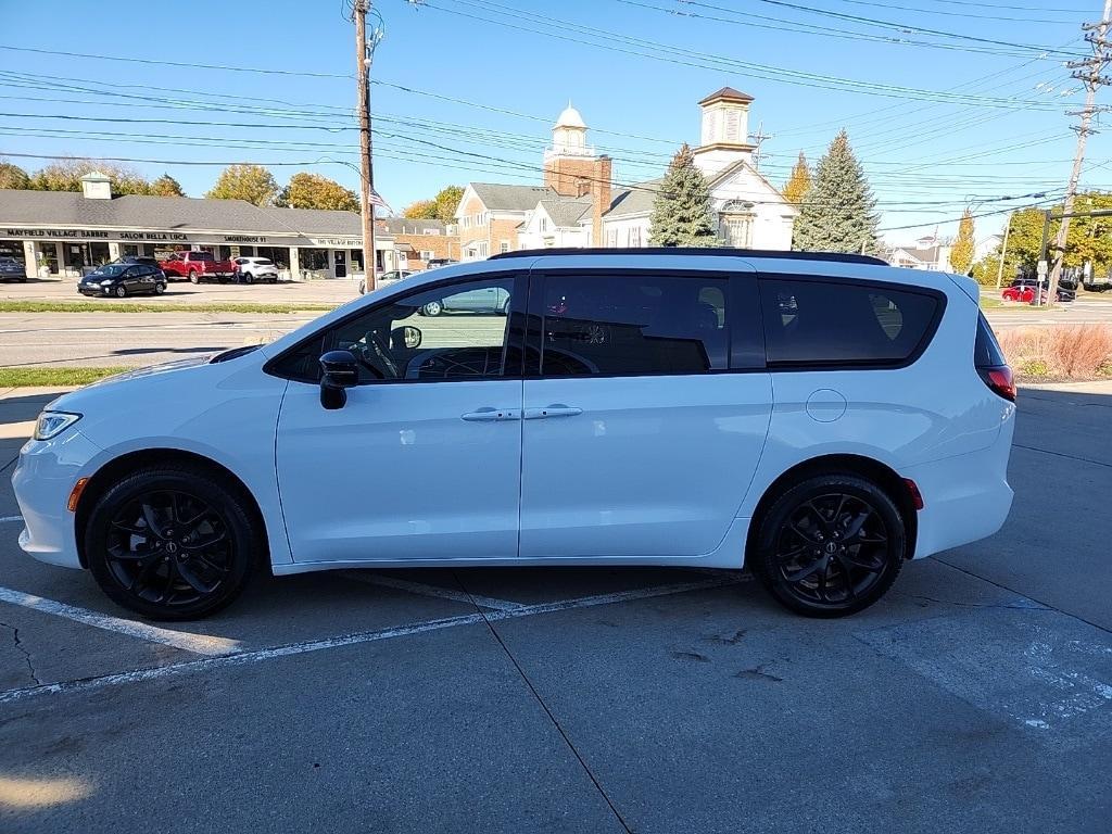 used 2025 Chrysler Pacifica car, priced at $43,981