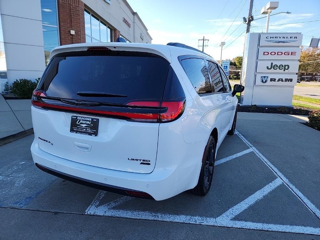 used 2025 Chrysler Pacifica car, priced at $43,981