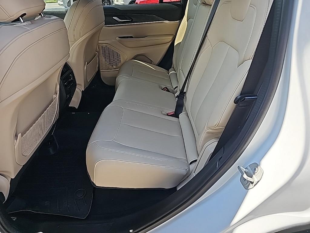 used 2024 Jeep Grand Cherokee car, priced at $38,981