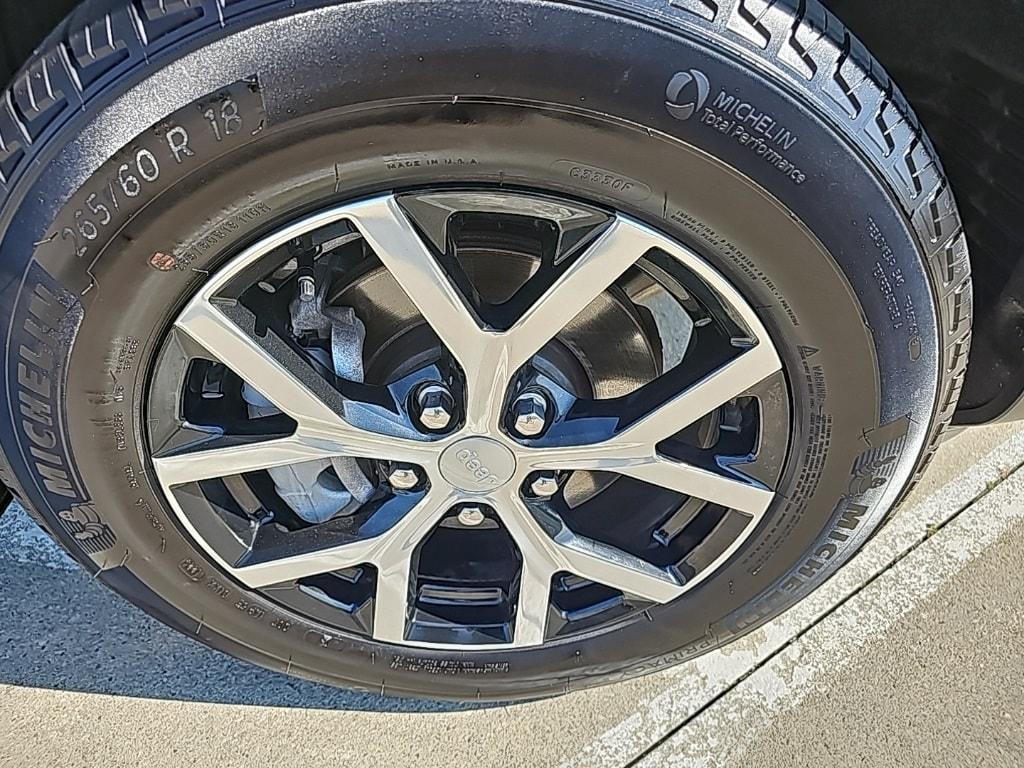 used 2024 Jeep Grand Cherokee car, priced at $38,981