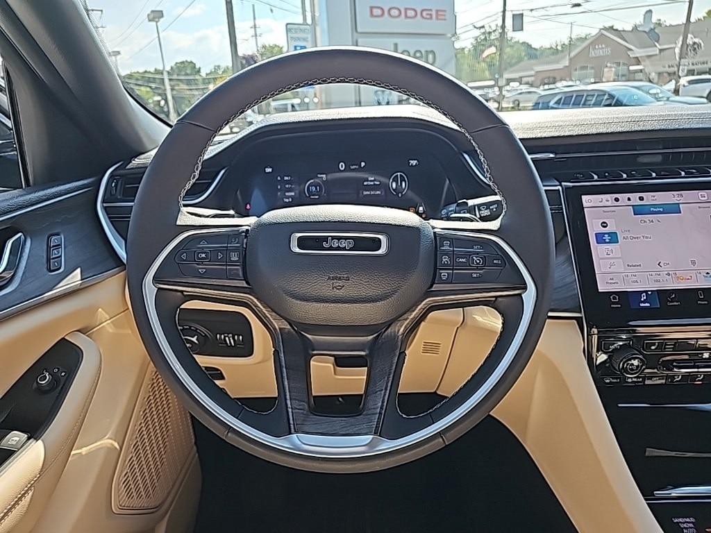 used 2024 Jeep Grand Cherokee car, priced at $38,981