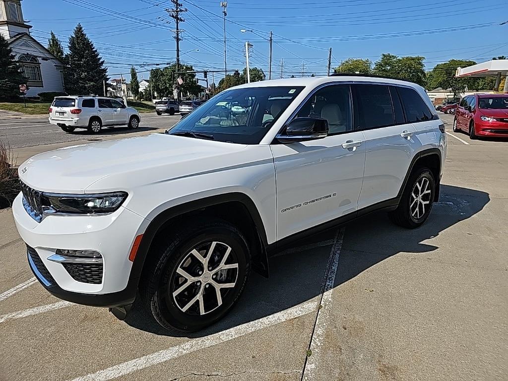 used 2024 Jeep Grand Cherokee car, priced at $38,981