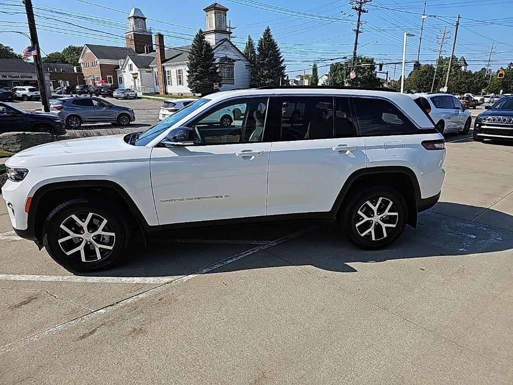 used 2024 Jeep Grand Cherokee car, priced at $38,981