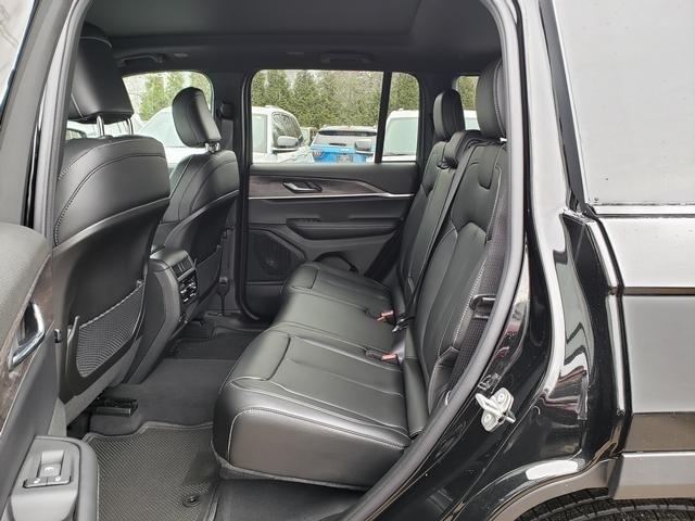 new 2025 Jeep Grand Cherokee car, priced at $52,535