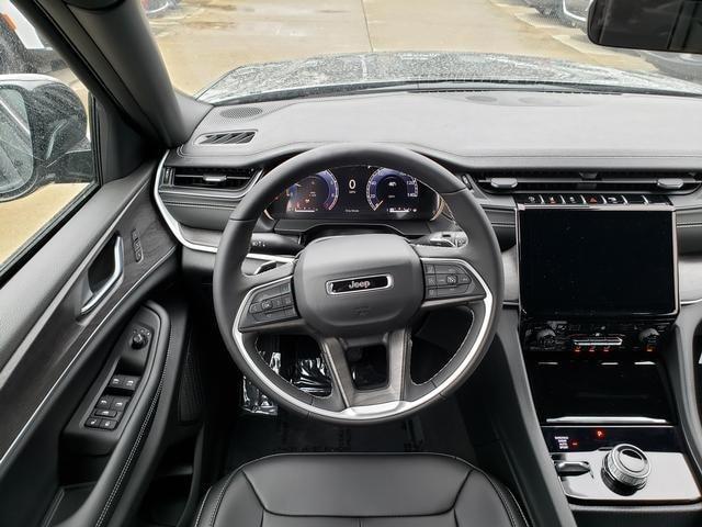 new 2025 Jeep Grand Cherokee car, priced at $52,535