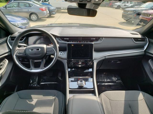 new 2025 Jeep Grand Cherokee car, priced at $41,170