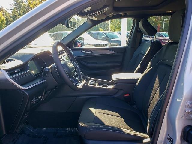 new 2025 Jeep Grand Cherokee car, priced at $41,170