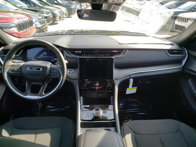 new 2025 Jeep Grand Cherokee car, priced at $41,170